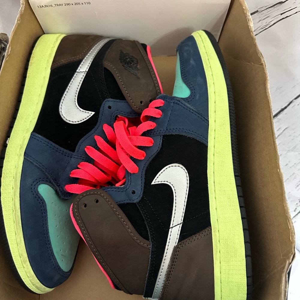 Nike Air Jordan 1 Retro High Tokyo Bio Hack GS Youth Size 7